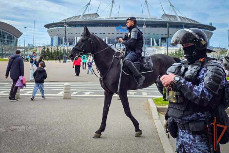 Росгвардейцы обеспечили безопасность футбольных матчей в Санкт-Петербурге и Вологде
