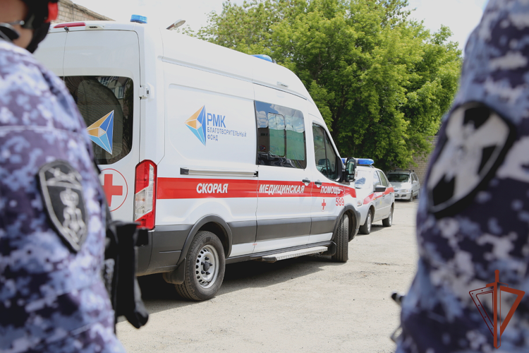 В Челябинске росгвардейцы задержали злоумышленников, напавших на бригаду скорой помощи (видео)
