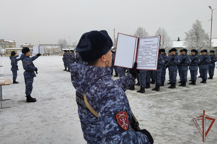 На Северном Кавказе новобранцы Росгвардии присягнули на верность Отечеству