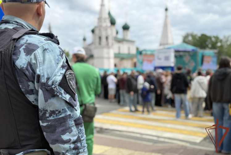 Росгвардейцы обеспечили безопасность во время празднования Дня города Ярославля