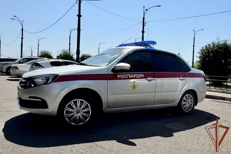 В Бурятии и Приамурье росгвардейцы задержали подозреваемых в незаконном обороте наркотиков