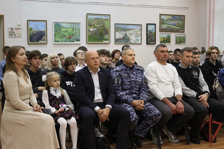 В Центральном округе войск национальной гвардии Российской Федерации проходят праздничные мероприятия, посвященные Дню отца