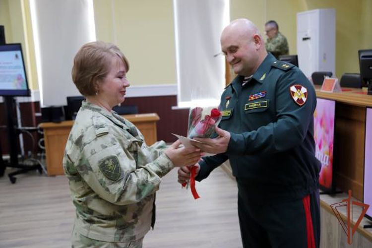 В Северо-Кавказском округе Росгвардии поздравили женщин с 8 марта