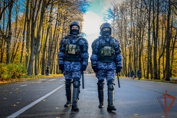 В Санкт-Петербурге росгвардейцы обеспечили безопасность футбольного матча «Зенит» - «Ахмат»