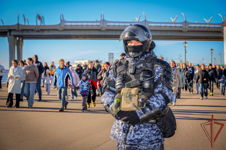 В Санкт-Петербурге росгвардейцы обеспечили безопасность футбольного матча «Зенит» - «Ахмат»