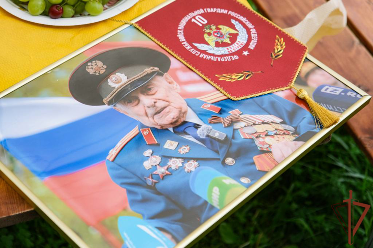 Росгвардейцы исполнили просьбу 103-летнего ветерана Великой Отечественной войны