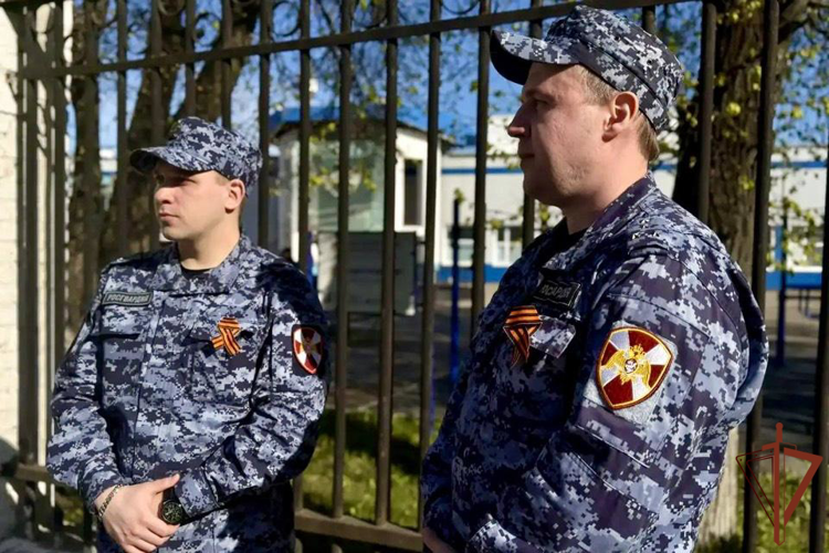 Росгвардейцы обеспечили безопасность футбольных матчей в Санкт-Петербурге и Вологде