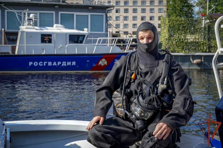 В Ленинградской области при участии сотрудников спецподразделений Росгвардии обнаружены и обезврежены взрывные устройства на прибывшем судне-газовозе