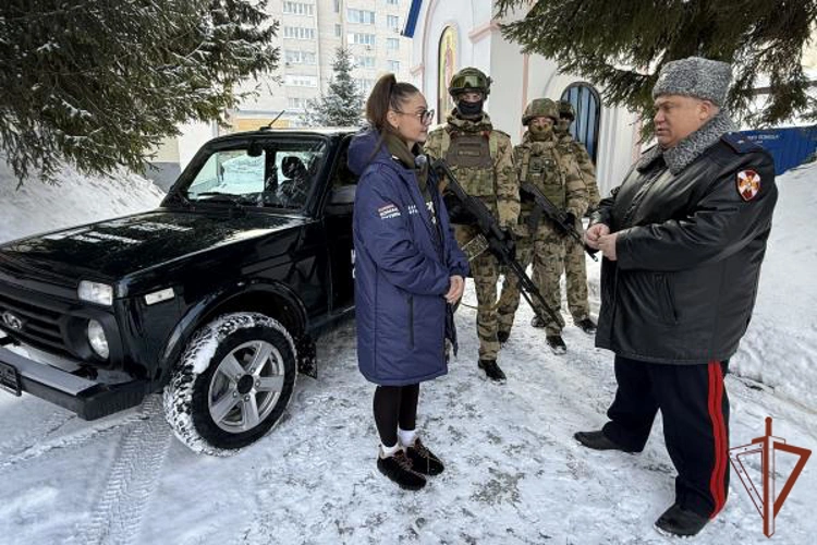 Новый автомобиль и оборудование передали спецподразделению Росгвардии во Владимире
