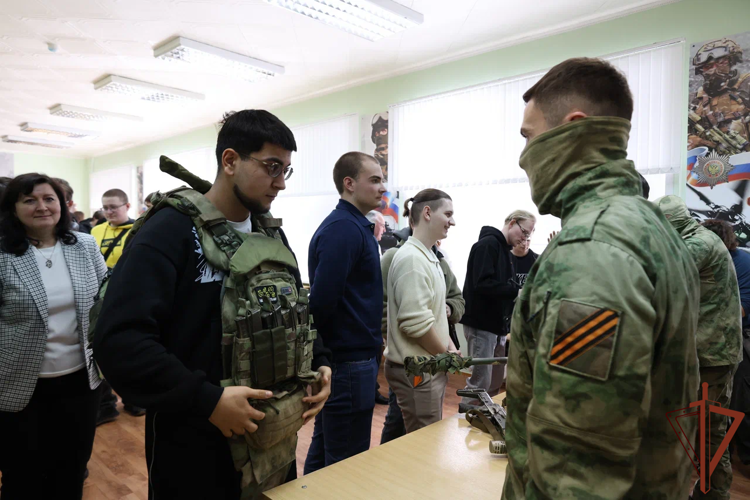 Росгвардейцы продолжают проводить патриотические мероприятия в регионах Центральной России