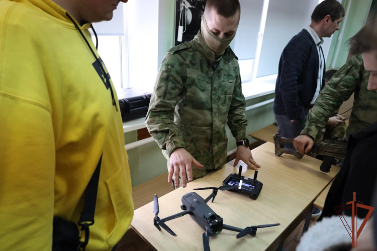 Росгвардейцы продолжают проводить патриотические мероприятия в регионах Центральной России