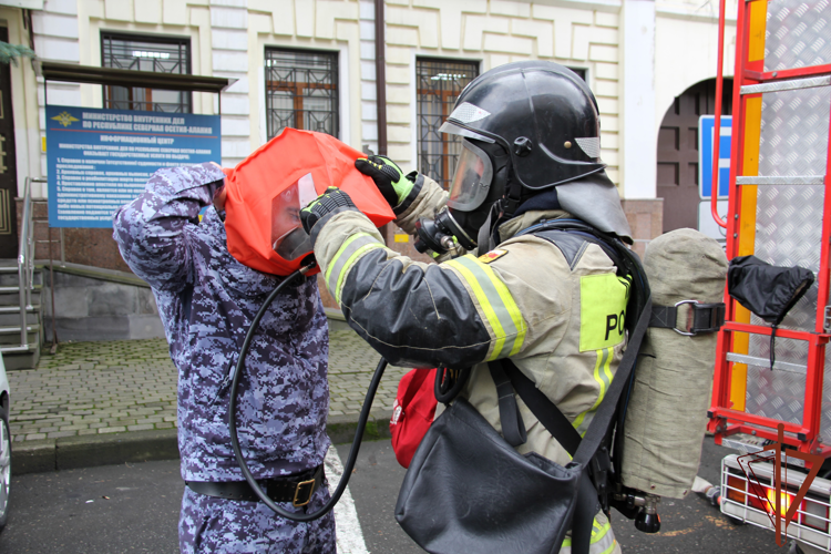 В Северной Осетии прошло межведомственное пожарно-тактическое занятие Росгвардии и МЧС