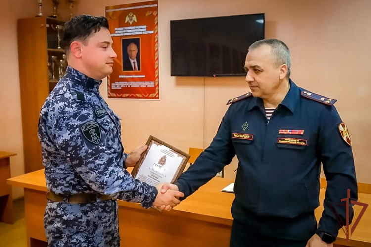В Северо-Западном округе Росгвардии отметили годовщину подразделений вневедомственной охраны