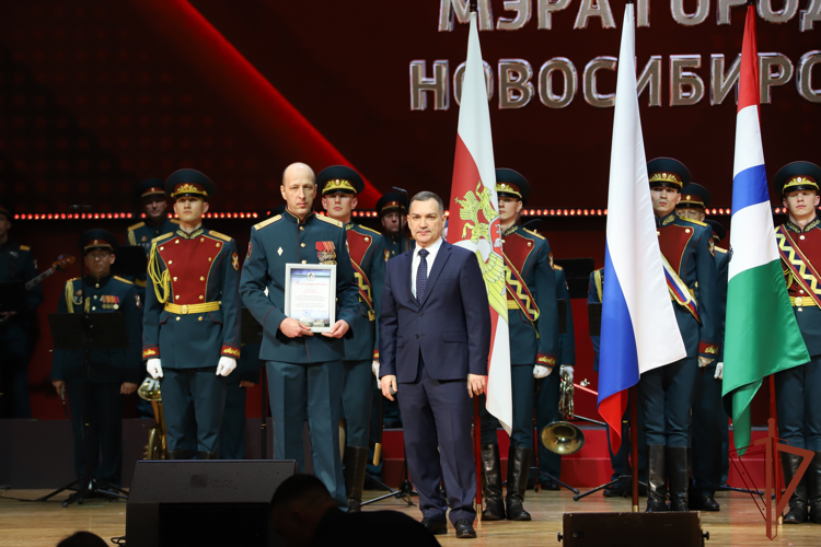 В Новосибирске состоялись торжественные мероприятия, посвящённые Дню войск национальной гвардии Российской Федерации