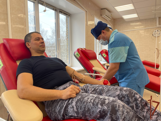Росгвардейцы из Сыктывкара приняли участие в донорской акции накануне юбилея ведомства