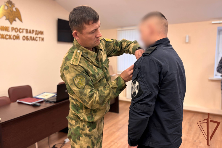 В Калуге сотрудникам Росгвардии вручили государственные награды