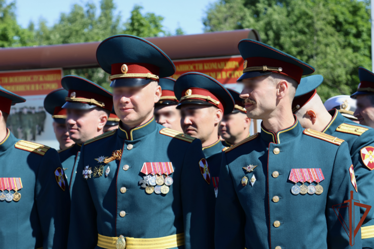 В Санкт-Петербурге вручили дипломы выпускникам факультета материально-технического обеспечения Росгвардии