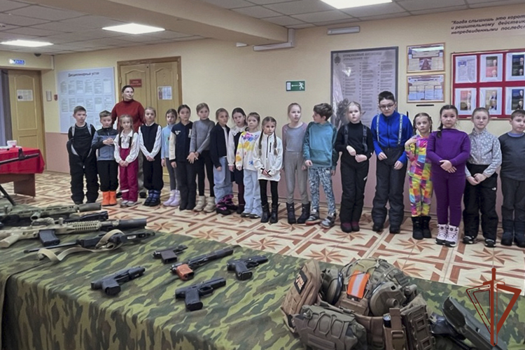 Мероприятия по патриотическому воспитанию провели росгвардейцы на Дальнем Востоке