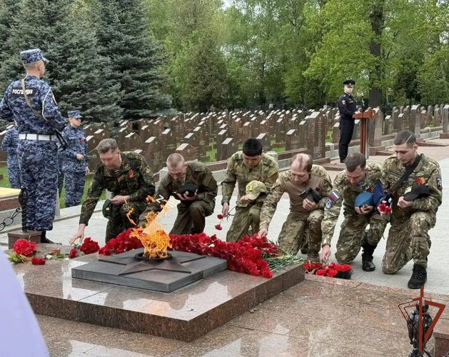 В День Победы росгвардейцы провели масштабную патриотическую акцию в Москве (видео)