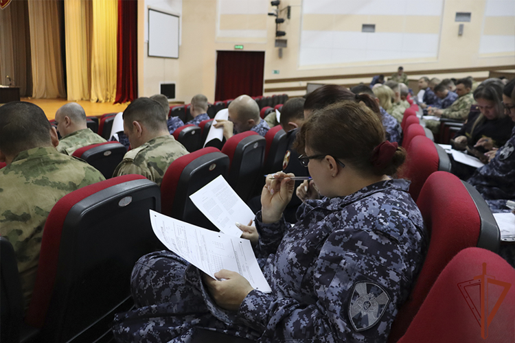 На Дальнем Востоке росгвардейцы написали «Диктант Победы»