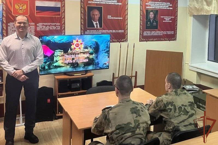 В Кирове в преддверии юбилея ведомства ветеран Росгвардии реализует авторский проект «Уроки истории. Путь к Победе»
