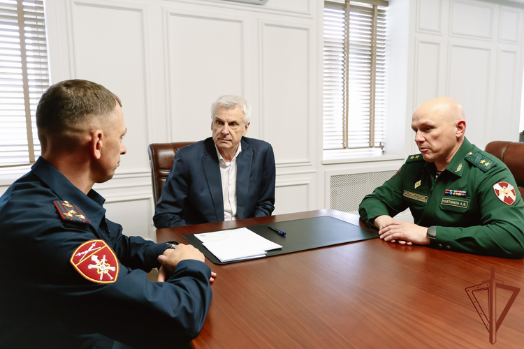 Губернатору Колымы представлен новый начальник Управления Росгвардии по Магаданской области