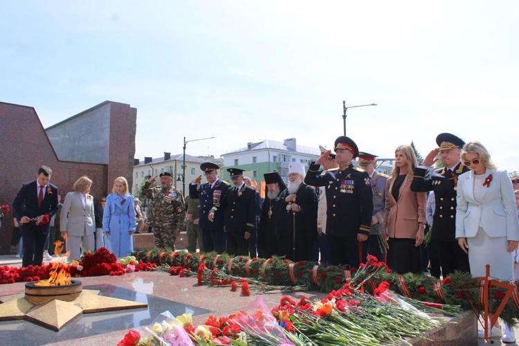 Военнослужащие и сотрудники Центрального округа Росгвардии приняли участие в военных парадах и торжественных шествиях в регионах ЦФО