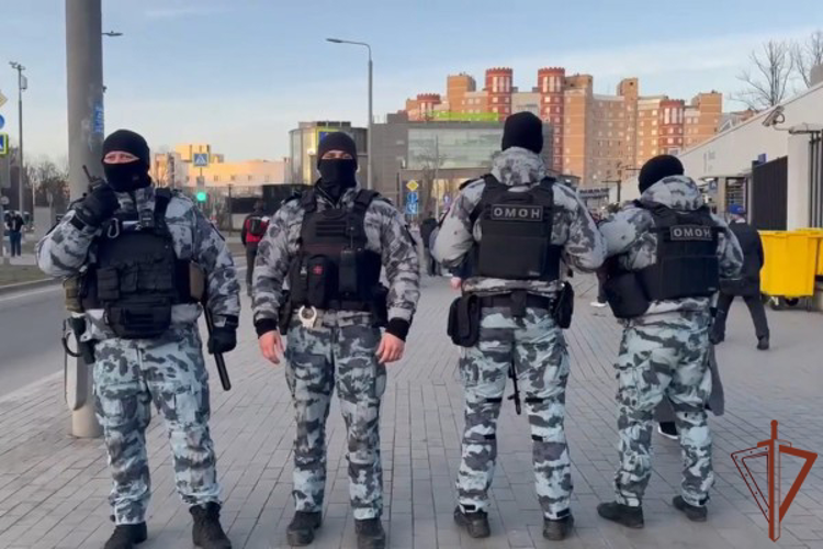 Росгвардейцы обеспечили безопасность хоккейных матчей в Москве