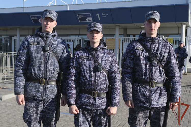 В Калининграде росгвардейцы обеспечили безопасность футбольных болельщиков матча РПЛ
