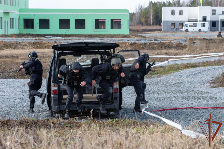 В Свердловской области прошли соревнования спецназа Уральского округа Росгвардии