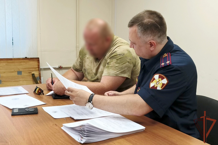 При содействии Росгвардии зауральцы передали 40 единиц оружия бойцам СВО
