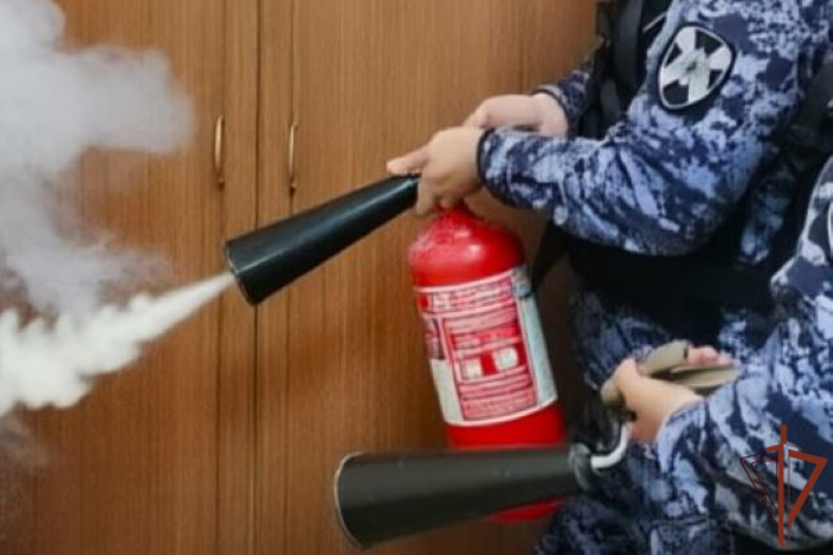 В Новосибирской области экипаж Росгвардии оперативно ликвидировал возгорание на охраняемом объекте