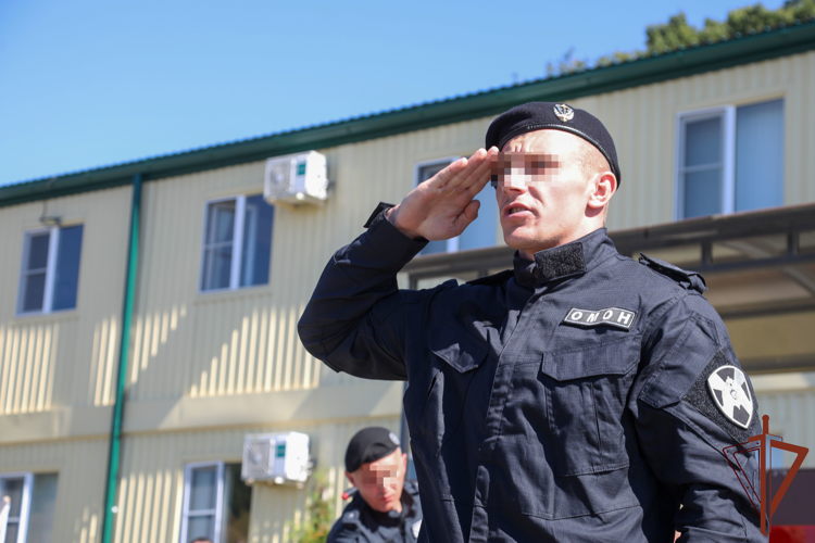 Испытания на знак отличия первой степени прошли бойцы ОМОН Южного округа Росгвардии