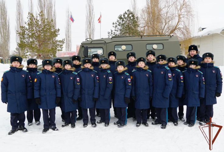 В ОМОН «Кобра» Росгвардии прошел день открытых дверей для оренбургских школьников