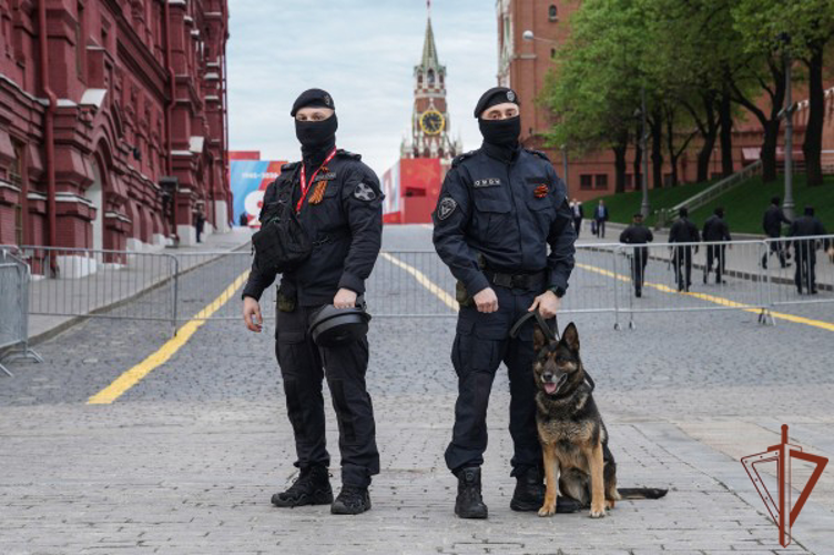 Росгвардейцы приняли участие в обеспечении безопасности проведения праздничных мероприятий Дня Победы в Центральной России