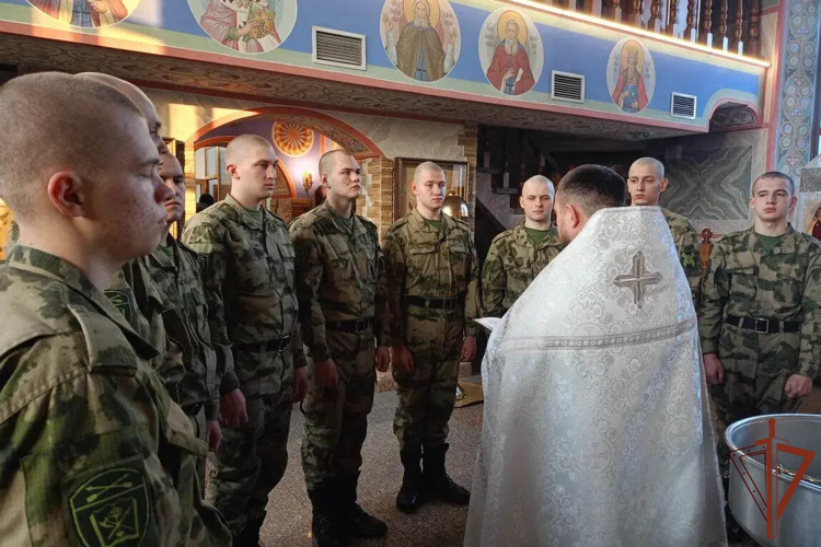 В Омске состоялся обряд крещения военнослужащих Росгвардии по призыву