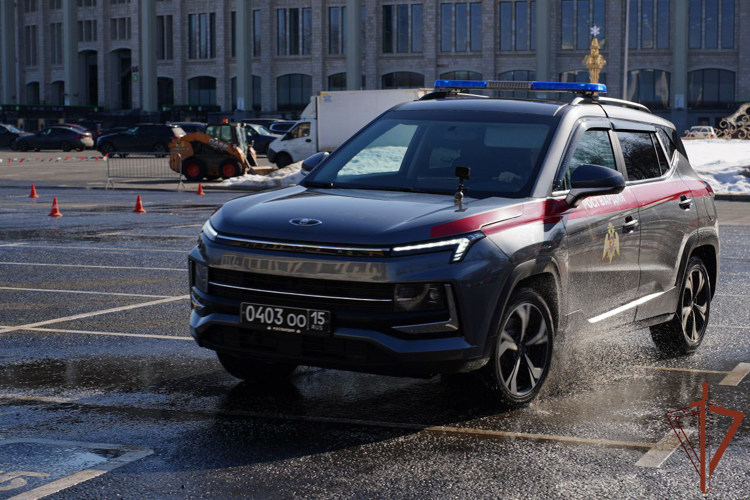 Столичные росгвардейцы провели занятия по экстремальному вождению служебных автомобилей