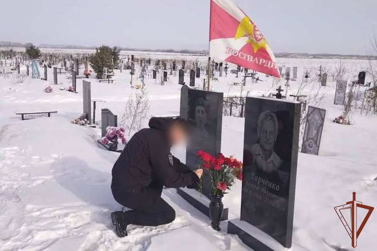 Росгвардейцы в регионах Сибири почтили память погибших боевых товарищей