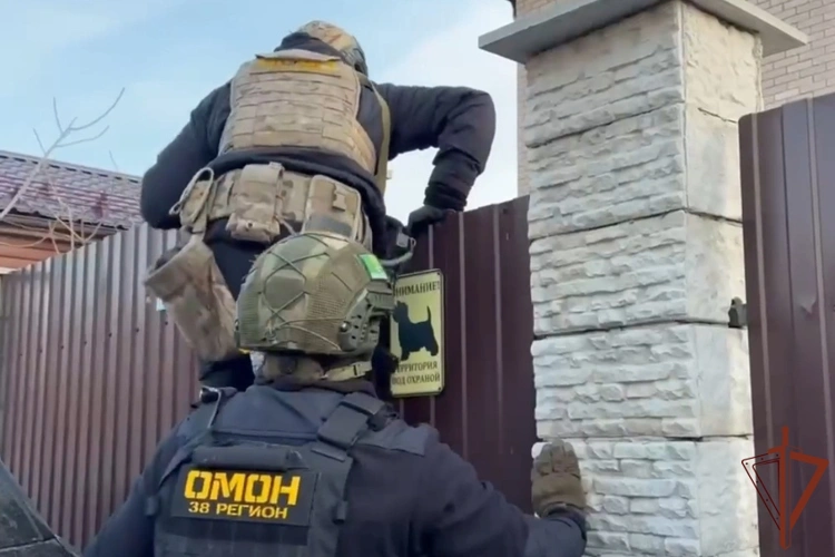 При содействии ОМОН Росгвардии в Иркутской области пресечен факт коммерческого подкупа (видео)