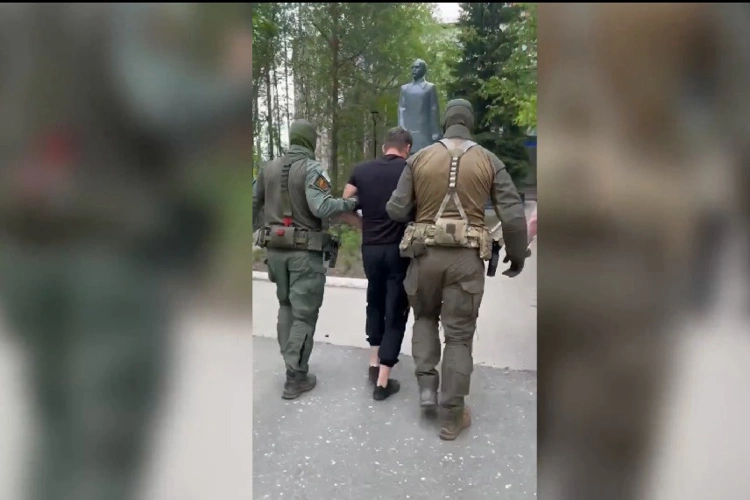 При силовой поддержке СОБР Росгвардии в Томской области задержан подозреваемый в убийстве, совершенном 14 лет назад (видео)