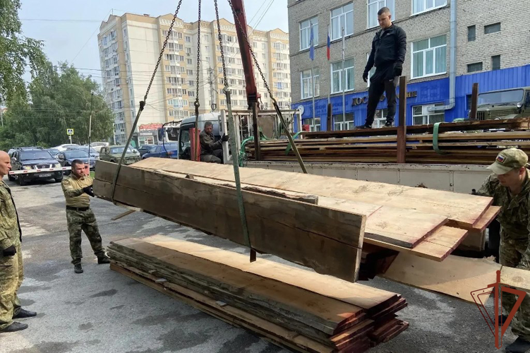 При содействии Росгвардии из Томской области на СВО направлен очередной гуманитарный груз «Красного обоза»