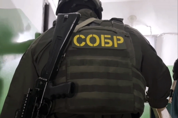 При содействии СОБР Росгвардии в Иркутской области задержаны подозреваемые в коммерческом подкупе (видео)