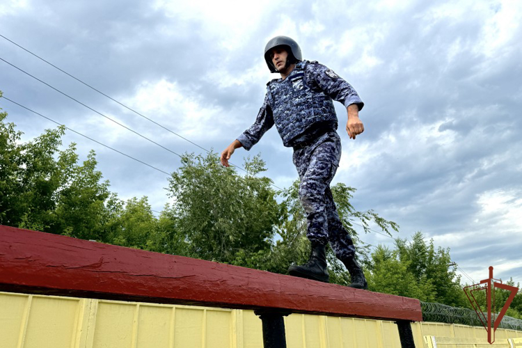 Окружной этап конкурса профессионального мастерства среди экипажей вневедомственной охраны Сибирского округа Росгвардии прошел в Красноярске