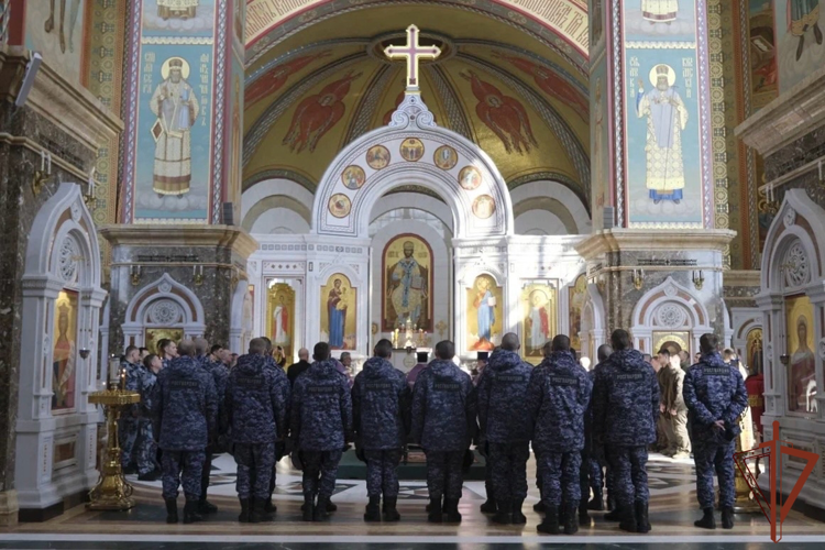 В Калининграде росгвардейцы приняли участие во всероссийской духовной акции «Великопостное молитвенное стояние за воинов Росгвардии»
