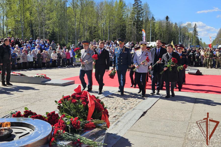 Росгвардейцы почтили память погибших в годы Великой Отечественной войны