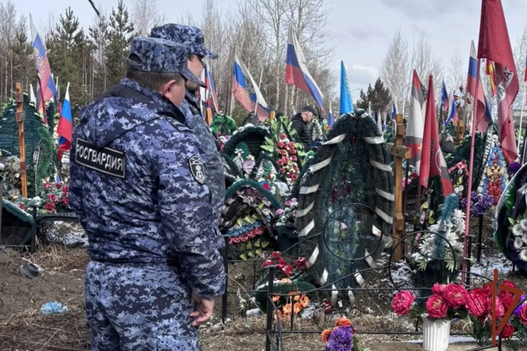 Безопасность мероприятий в честь Радоницы обеспечили росгвардейцы в Сибири