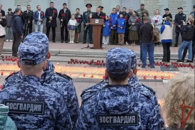 Военнослужащие и сотрудники Сибирского ордена Жукова округа Росгвардии стали участниками торжественных и памятных мероприятий, посвящённых Дню памяти и скорби