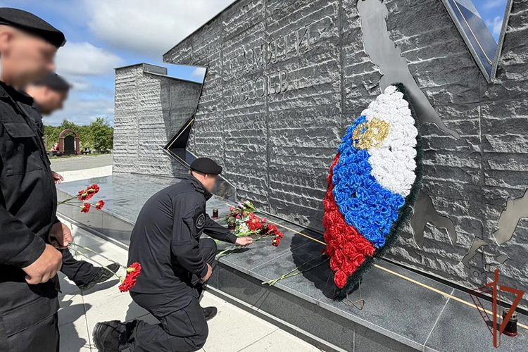 На Дальнем Востоке почтили память сотрудников Росгвардии