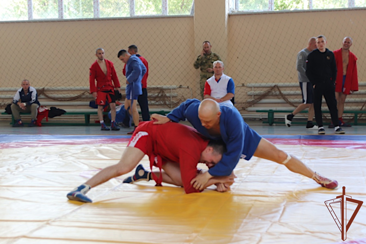 В Уральском округе Росгвардии завершился чемпионат по самбо