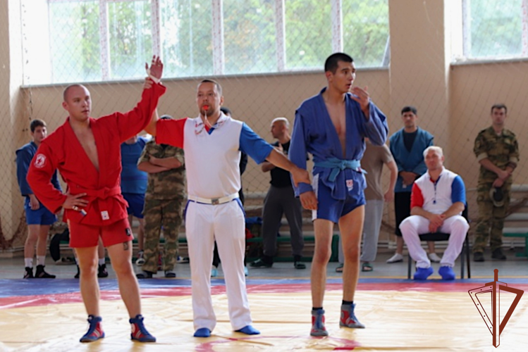 В Уральском округе Росгвардии завершился чемпионат по самбо